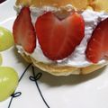 ＹＯＵ太's cooksnap of when they made バターロールde苺のマリトッツォ.