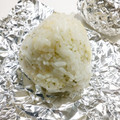 ちえぞ〜's cooksnap of when they made 天かすと青のりとピザ用チーズのおにぎり.