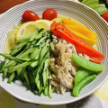＊＊もっさん＊＊'s cooksnap of when they made 蒸し鶏と夏野菜のレモン冷やし中華.