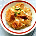 お料理ニャロメ's cooksnap of when they made 簡単！チキンカツの玉子とじ.