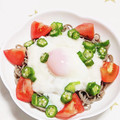 めいめい☆☆☆'s cooksnap of when they made とろろとオクラのサラダそば～温玉のせ～.
