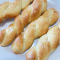 猫好きなひと's cooksnap of when they made 自家製パンのつや出しに☆水溶きマヨネーズ.