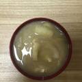 かおり♡♡♡'s cooksnap of when they made 玉ねぎと揚げさんの味噌汁.