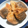MANA☆☆'s cooksnap of when they made 簡単☆生鮭の揚げない塩唐揚げ。.