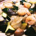 クリーピングタイム☆'s cooksnap of when they made 海老とズッキーニとナスのガリバタ醤油炒め.