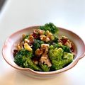 かっちゃん杉's cooksnap of when they made ブロッコリーと胡桃レーズンサラダ★お弁当.
