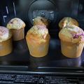 れこちゃん★'s cooksnap of when they made HMで簡単クリームチーズ&ジャムマフィン.
