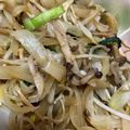 no1642's cooksnap of when they made にらとしめじのピリ辛炒め.