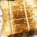 ふ〜あちゃん's cooksnap of when they made トーストに一工夫　切れ目を入れると･･･.