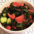 tikariri's cooksnap of when they made きゅうりとトマトとわかめのサラダ.