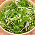 クック6U7INU☆'s cooksnap of when they made 簡単スグ♪ 水菜とえのきの塩昆布サラダ.