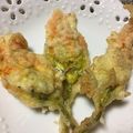ローズマリーママ♪♪'s cooksnap of when they made クリームチーズIN花ズッキーニの天ぷら.