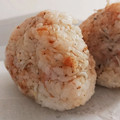 yukoko☆'s cooksnap of when they made 簡単美味しい♡しらすとおかかのおにぎり.