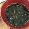クックFWSKLE☆'s cooksnap of when they made マグカップで作れちゃう☆わかめスープ.