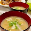 ♡てるてる♡'s cooksnap of when they made もやしと玉ねぎと大根と豆腐のお味噌汁.