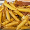 クック0KMV1F☆'s cooksnap of when they made 焼きソバ風パスタのまかない飯.