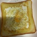 ♡ケンケン♡'s cooksnap of when they made ☼フライパンで♪目玉焼入りくり抜き食パン.