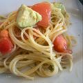 matsukusa's cooksnap of when they made トマトとアボカドの冷製パスタ.