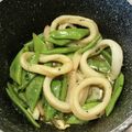 Yokchina's cooksnap of when they made イカとスナップエンドウのアヒージョ.
