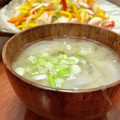 Superlittleboo's cooksnap of when they made ナスと玉ねぎのみそ汁.