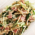 ＠てぃま's cooksnap of when they made 水菜とえのきとベーコンの柚胡椒炒め.