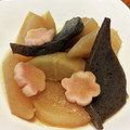 banbonmama's cooksnap of when they made 大根と蒟蒻の簡単煮物(レンジと鍋).
