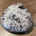 Yokchina's cooksnap of when they made 娘が大好きなゆかりワカメおにぎり♪.