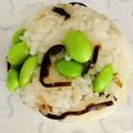 マルんちの丸顔's cooksnap of when they made 塩こんぶと枝豆のおにぎり‪‪♪.