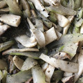 クック78R779☆'s cooksnap of when they made レンジで簡単☆セロリとえりんぎ黒ごま和え.