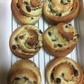 デストマ's cooksnap of when they made ＨＢ＊クルミクリームチーズレーズンロール.
