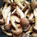 ぽちゃすけ's cooksnap of when they made 簡単キノコのバターソテー.