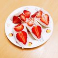 ★ぴよぴよ501★'s cooksnap of when they made オイコスいちご使用♡ダブルいちごサンド♡.