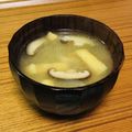 Asato★'s cooksnap of when they made 玉ねぎ・椎茸の味噌汁♪.