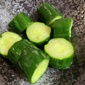 aym14's cooksnap of when they made きゅうりの　にんにく白だし浅漬け.