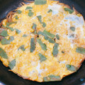 ちび☆あず's cooksnap of when they made 絹さやと玉ねぎの卵とじ.