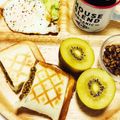 choco831's cooksnap of when they made チーズ焼きそばホットサンド.