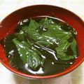 papepo☆'s cooksnap of when they made モロヘイヤとわかめのお吸い物.