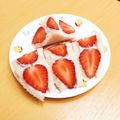 ★ぴよぴよ501★'s cooksnap of when they made オイコスいちご使用♡ダブルいちごサンド♡.