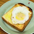 Asato★'s cooksnap of when they made 目玉焼きトースト★ラピュタ風？.