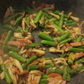 Mii♡K's cooksnap of when they made 簡単ベーコンとアスパラときのこのマヨ炒め.