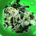 食べまくり's cooksnap of when they made 簡単！もやしとわかめのサラダ♪.