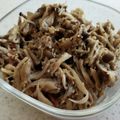 みこひろママ's cooksnap of when they made 5分ですぐデキ!!キノコの梅和え.