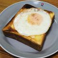 Asato★'s cooksnap of when they made マヨぶっかけ☆目玉焼きチーズトースト☆.