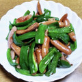 55才のおじさん's cooksnap of when they made ピーマンとウインナーのソース炒め.