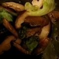 オデッタ's cooksnap of when they made パッと完成！レタスと椎茸の炒め物♡.