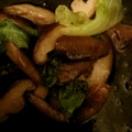 オデッタ's cooksnap of when they made パッと完成！レタスと椎茸の炒め物♡.