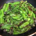 Hanachan13's cooksnap of when they made 子供大好き♪ししとう炒め.