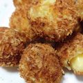 TaniYuri's cooksnap of when they made 一口サイズ★揚げないチーズコロッケ.