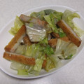 きらり流れ星's cooksnap of when they made 丸ごと1玉☆レタスとさつま揚げの旨塩炒め.