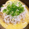 たかともしゃん's cooksnap of when they made しらすかけ丼●たまご＆とろろごはんの上に.